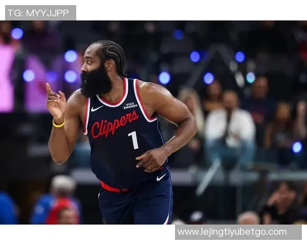 维金斯盛赞鲍威尔为今夏最佳引援称其为顶尖领袖展现非凡实力 维金斯盛赞鲍威尔为今夏最佳引援称其为顶尖领袖展现非凡实力