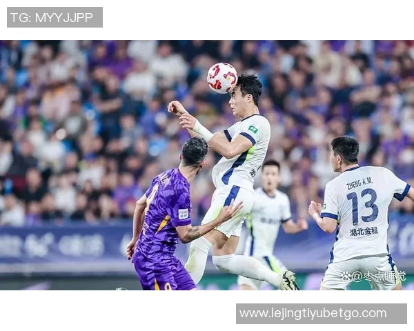 武汉三镇逆袭保级却难掩困境成为联赛搅局者的背后故事