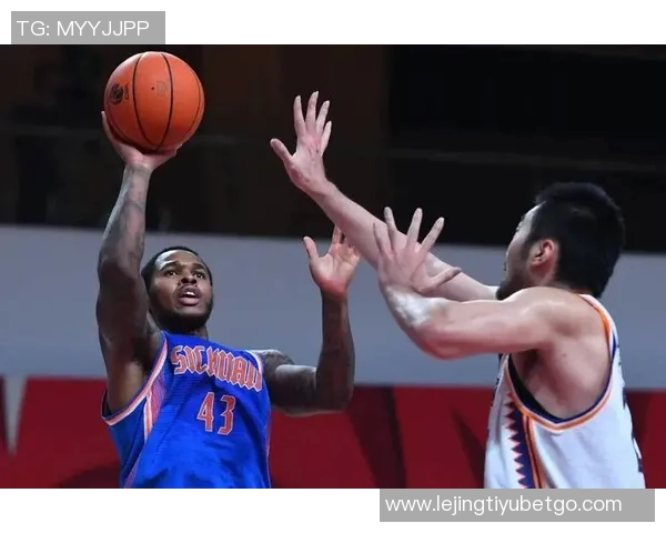 辽篮大家庭迎来新成员马库斯乔治亨特正式加盟球队喜讯分享 辽篮大家庭迎来新成员马库斯乔治亨特正式加盟球队喜讯分享